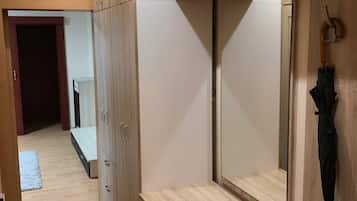 Apartment | 2 bedrooms, desk, rollaway beds, free WiFi