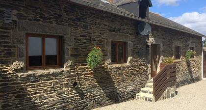 Gîte rural de ferme tranquille avec grand jardin et terrasse