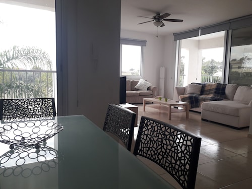 Cosy* Family friendly* 3BDR/Apartment With Pool - Free WIFI