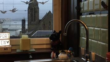 デザイン アパートメント | 専用キッチン | 冷蔵庫、電子レンジ、トースター、ダイニングテーブル