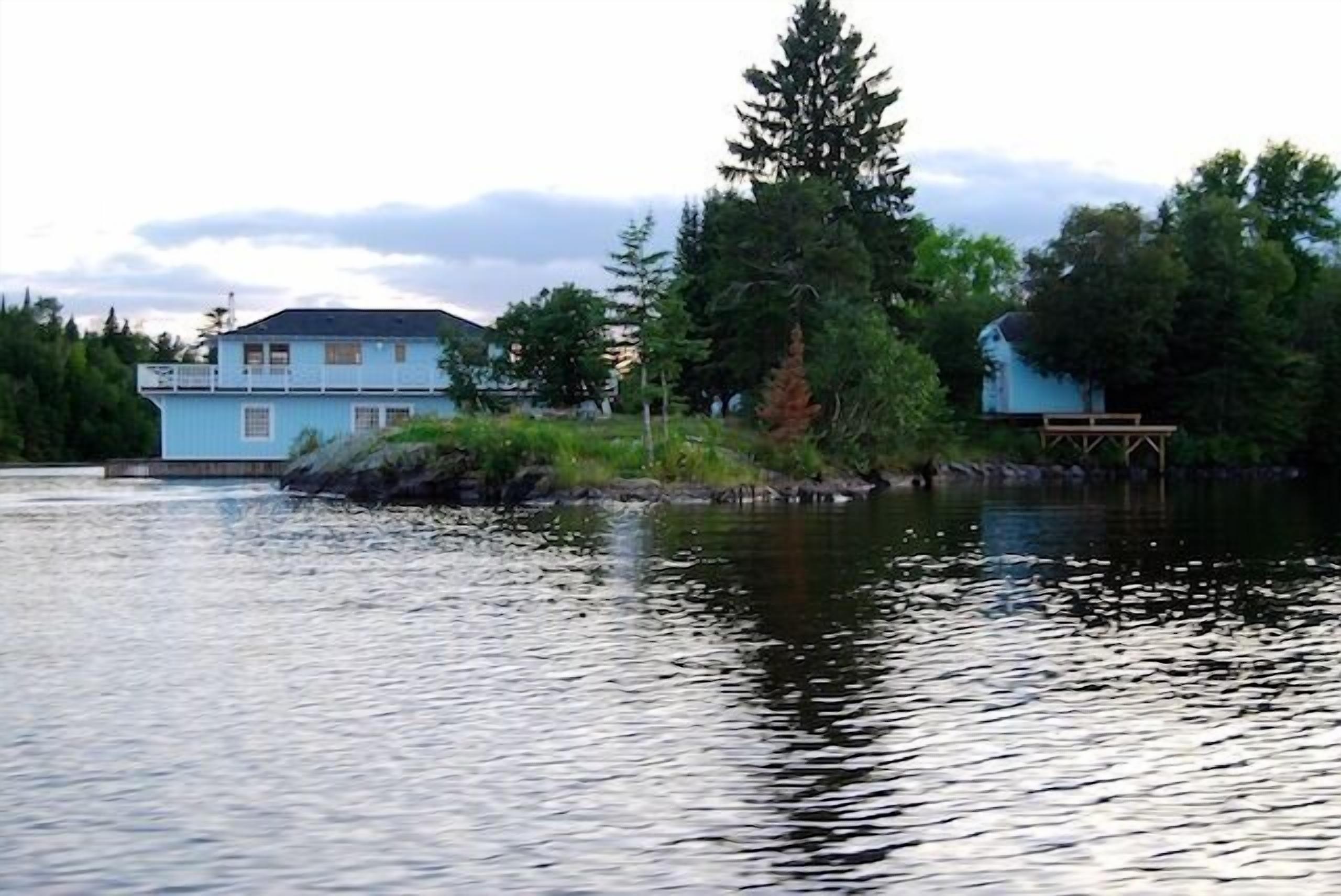 2 Best Houseboats Near Kenora, Canada Trip101