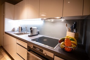 Full-size fridge, oven, stovetop, dishwasher - EST Residence Schoenbrunn Vienna - contactless check-in (Vienna)