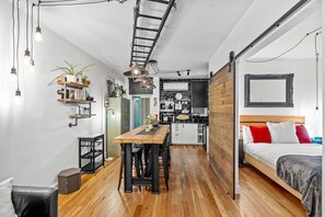 1 bedroom, iron/ironing board, travel cot, WiFi