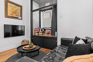 TV - Industrial Central Apartment Fremantle (Fremantle)