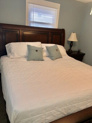 3 عدّة غرف نوم وواي فاي وملاءات أسرّة