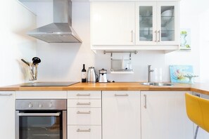 Mikroaaltouuni, uuni, liesi, astianpesukone