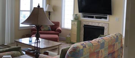 Smart TV, reproductor de DVD, libros, videoteca