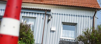 Comfy vacation home on the dike + Wi-Fi + pet-friendly (HS rentable Sat to Sat)