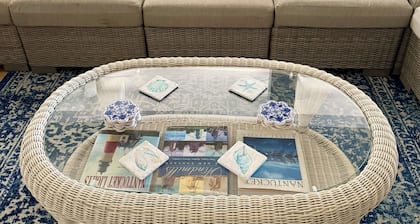 IN TOWN- High quality luxury spacious home - walk to town - convenient location