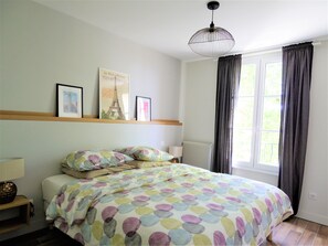 3 makuuhuonetta, silitysrauta/-lauta, Wi-Fi, vuodevaatteet