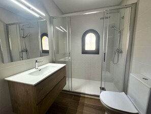 Shower, towels - MARYVILLA0306-Gran Vista-Wifi y Parking Gratis. (Calpe)