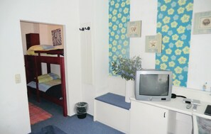 16 bedrooms, travel cot, free WiFi
