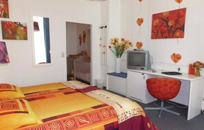 16 slaapkamers, reisbedje, gratis wifi