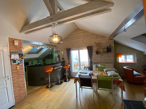 Bright and comfortable apartment with a view of Gerardmer and its slopes