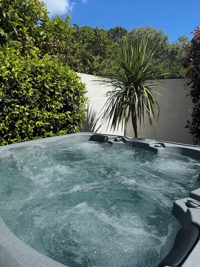 New Villa with Private Heated Pool Near Beach San Cyprien and Cala Rossa 