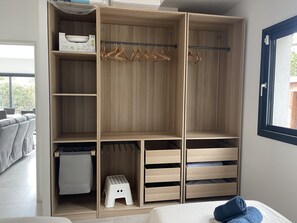 2 bedrooms, iron/ironing board, travel cot, free WiFi