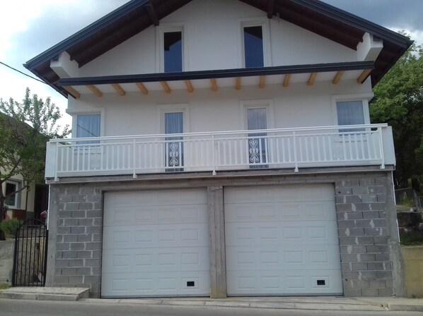 Exterior detail - Big mama's Apartments (Konjic)