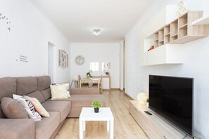 Smart TV - Home2Book Charming Caletillas Pool (Candelaria)