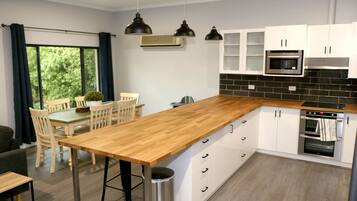 House, 3 Bedrooms, 2 Bathrooms, Sea View | Private kitchen | Full-sized fridge, microwave, oven, stovetop