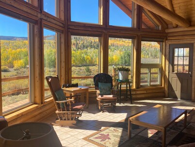 The Wapiti Retreat @ 22 West Cabins 18miles from Walden, 80 miles from Steamboat