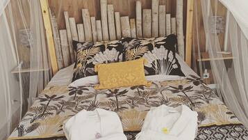 1 bedroom, iron/ironing board, travel crib, WiFi