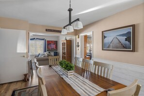 Dining - The LeClaire River Chateau (Le Claire)
