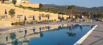 Haus mit Panoramablick auf Meer und Berge