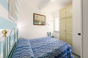 1 bedroom, WiFi, bed sheets - Romantic Double Room (Corniglia)