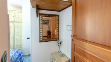 1 camera, Wi-Fi, lenzuola