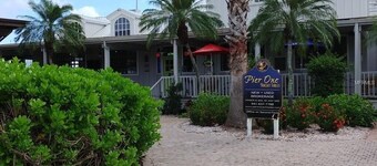 Captain's Quarters- Burnt Store Marina- bring your power or sail boats!!