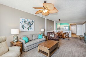TV, DVD player, books, stereo - NEW LISTING!! JUST ANOTHER DAY IN PARADISE! Perdidio Key, Florida (Pensacola)