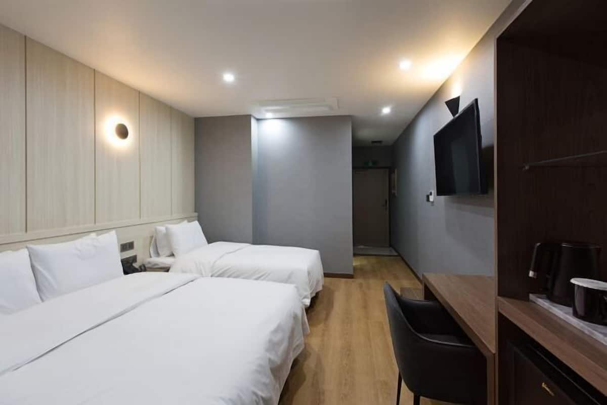 1 bedroom, premium bedding, in-room safe, individually furnished