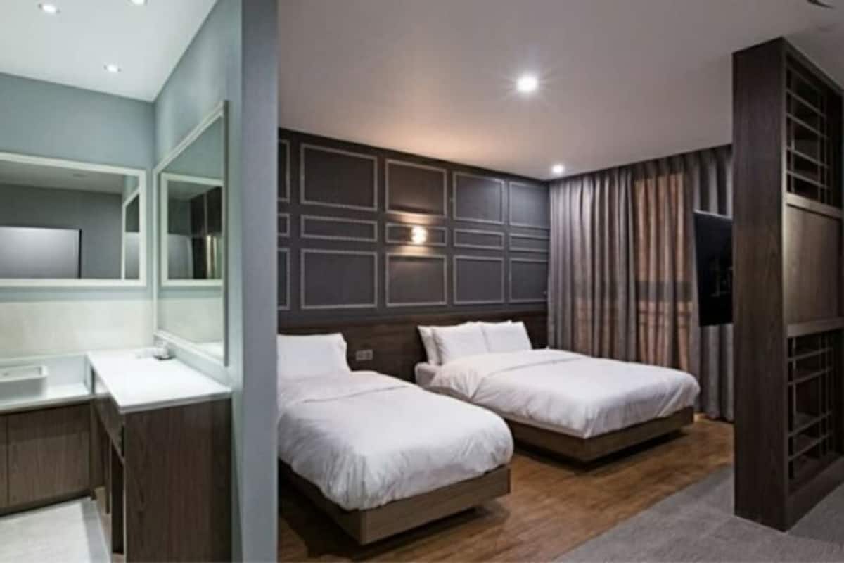 1 bedroom, premium bedding, in-room safe, individually furnished
