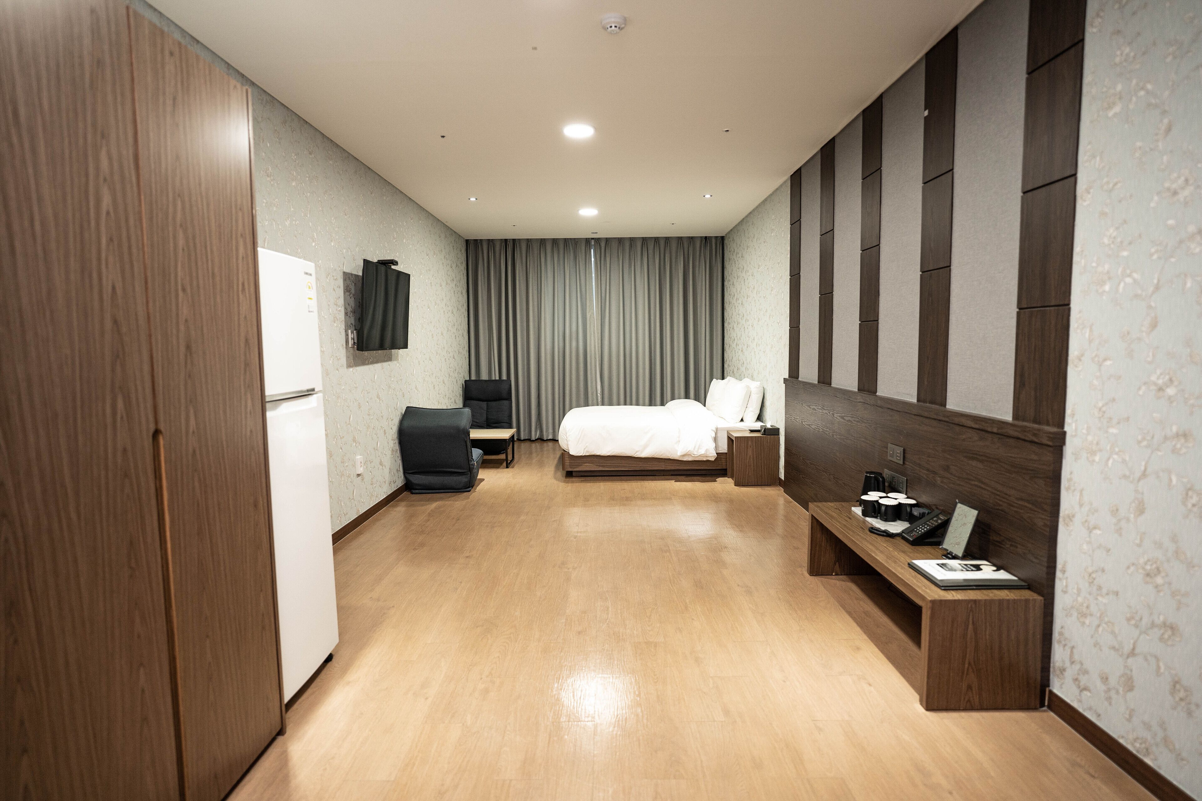 traditional room (ondol) | 1 bedroom, premium bedding, in-room safe, individually furnished