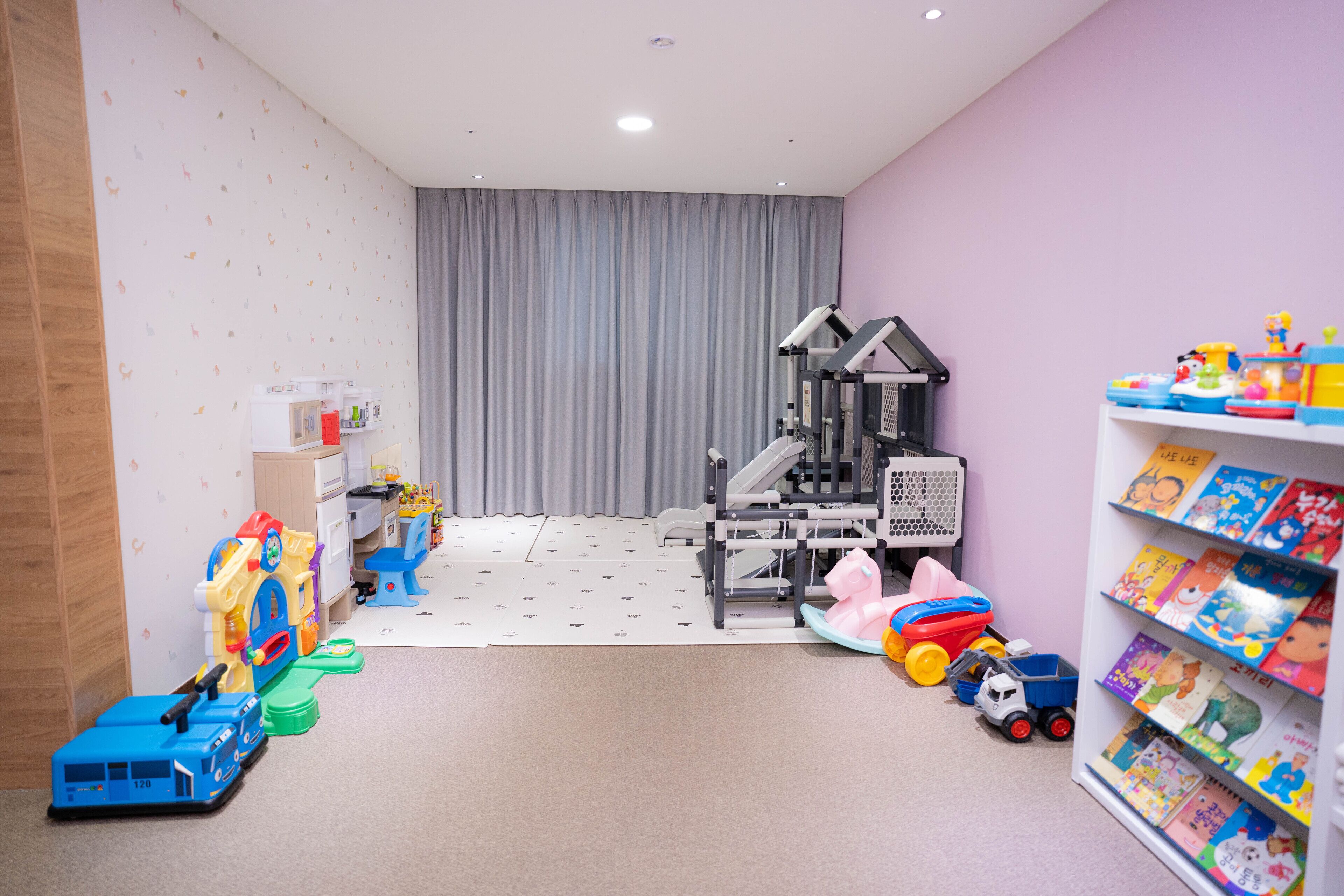 room (kids room) | 1 bedroom, premium bedding, in-room safe, individually furnished