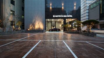 ๊ฑด๋ฌผ ๋์์ธ