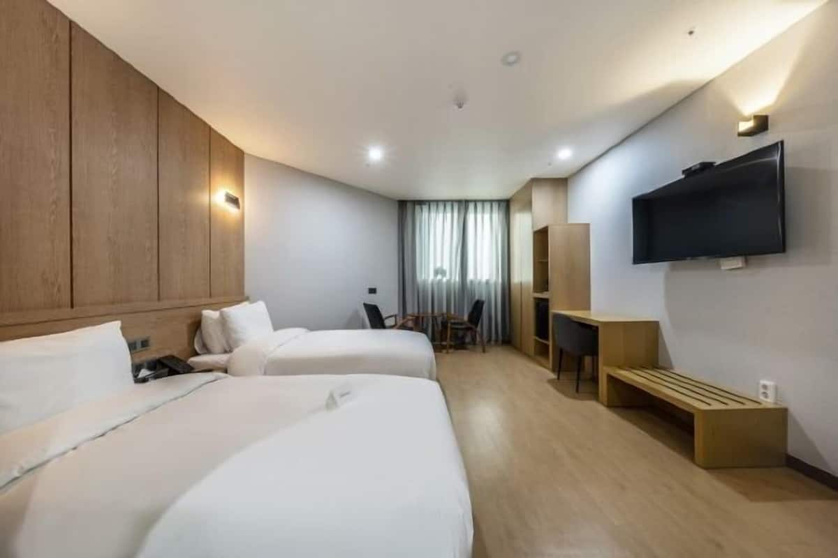 1 bedroom, premium bedding, in-room safe, individually furnished
