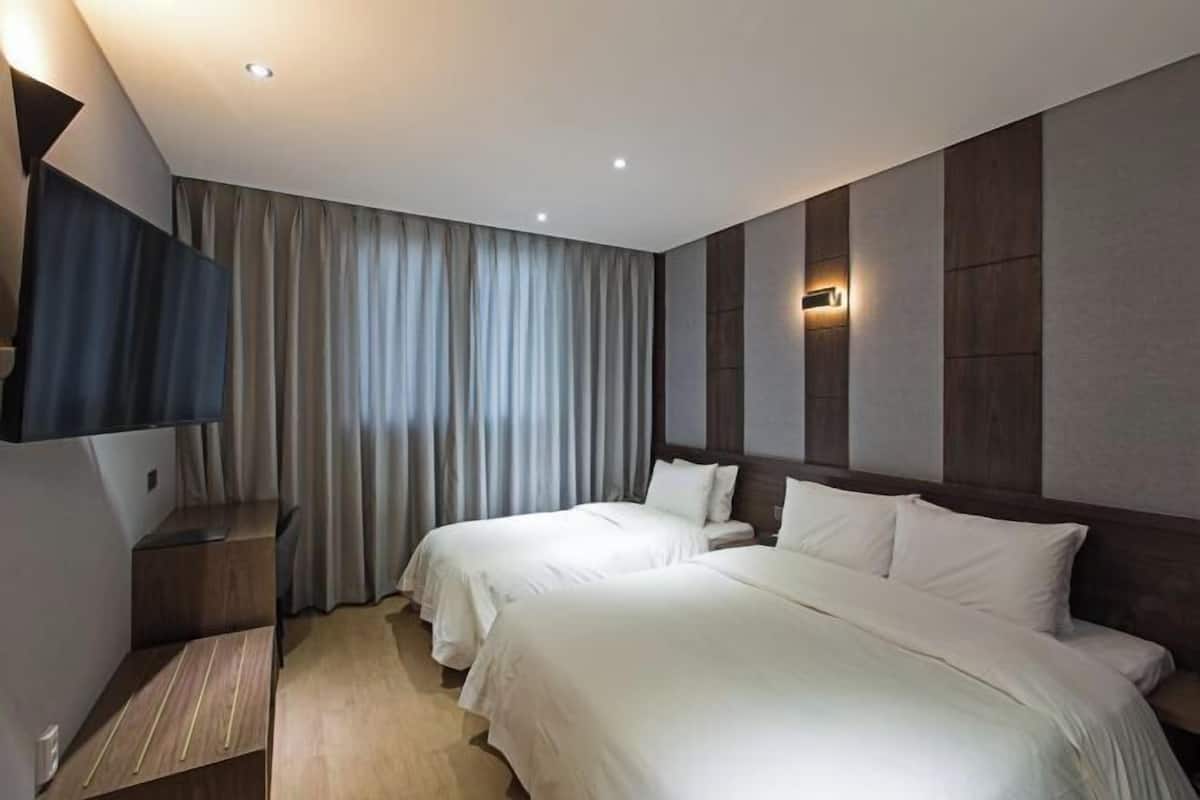 1 bedroom, premium bedding, in-room safe, individually furnished