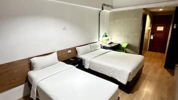 Deluxe Room, Non Smoking | Free WiFi, bed sheets