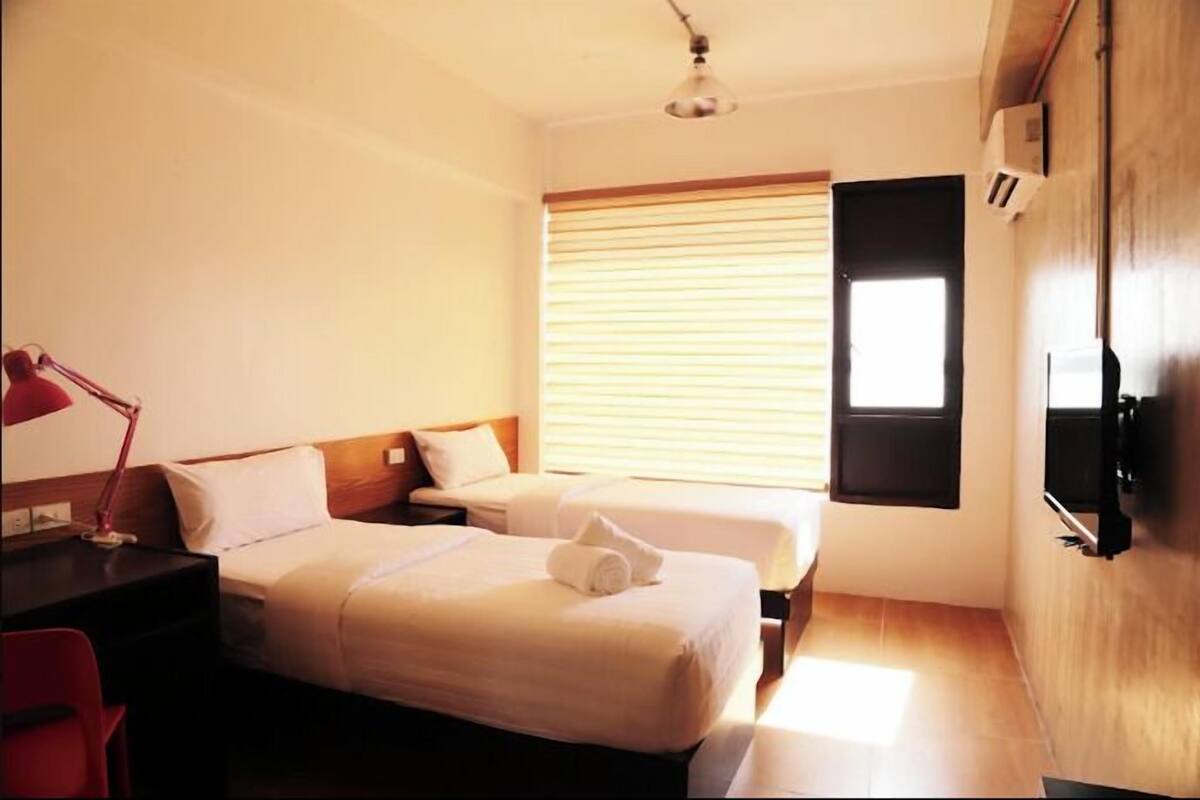 Standard Room | WiFi (free), bed sheets