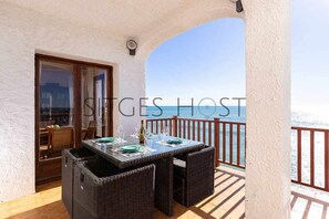 تناول الطعام بالخارج