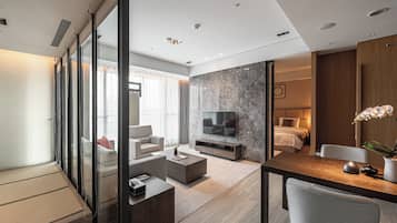 Down duvets, free minibar, in-room safe, desk