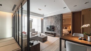 Down duvets, free minibar, in-room safe, desk - Yun Estate Hotel (New Taipei City)