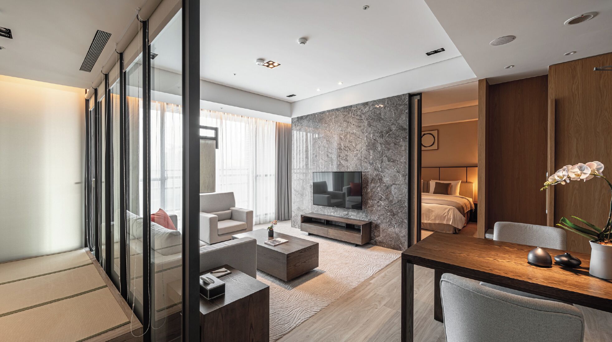 Down duvets, free minibar, in-room safe, desk