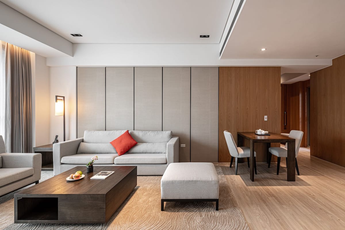 Daunenbettdecken, kostenlose Minibar, Zimmersafe, Schreibtisch