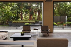 Lobby sitting area - Yun Estate Hotel (New Taipei City)