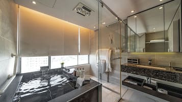 Separate bathtub and shower, spring water bathtub