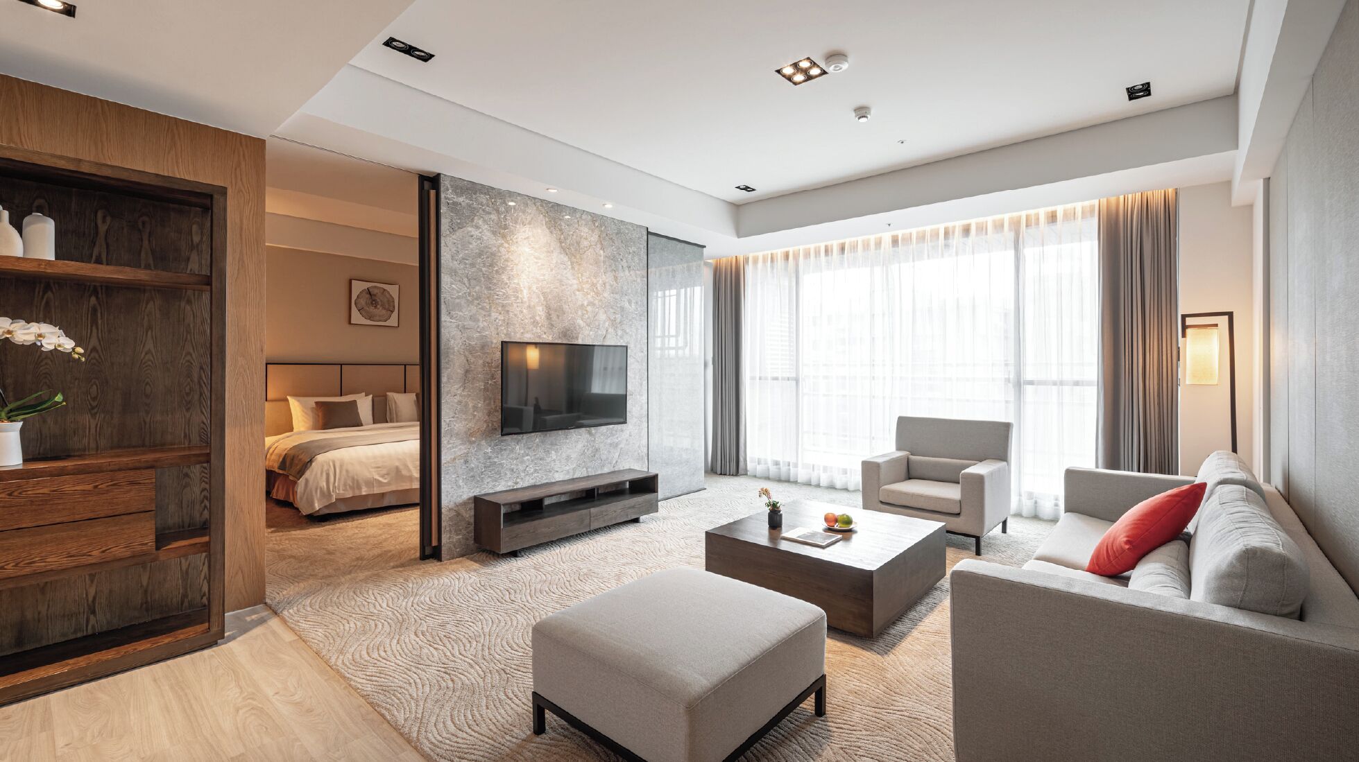 羽绒被、迷你吧（备有免费物品）、客房内保险箱、办公桌