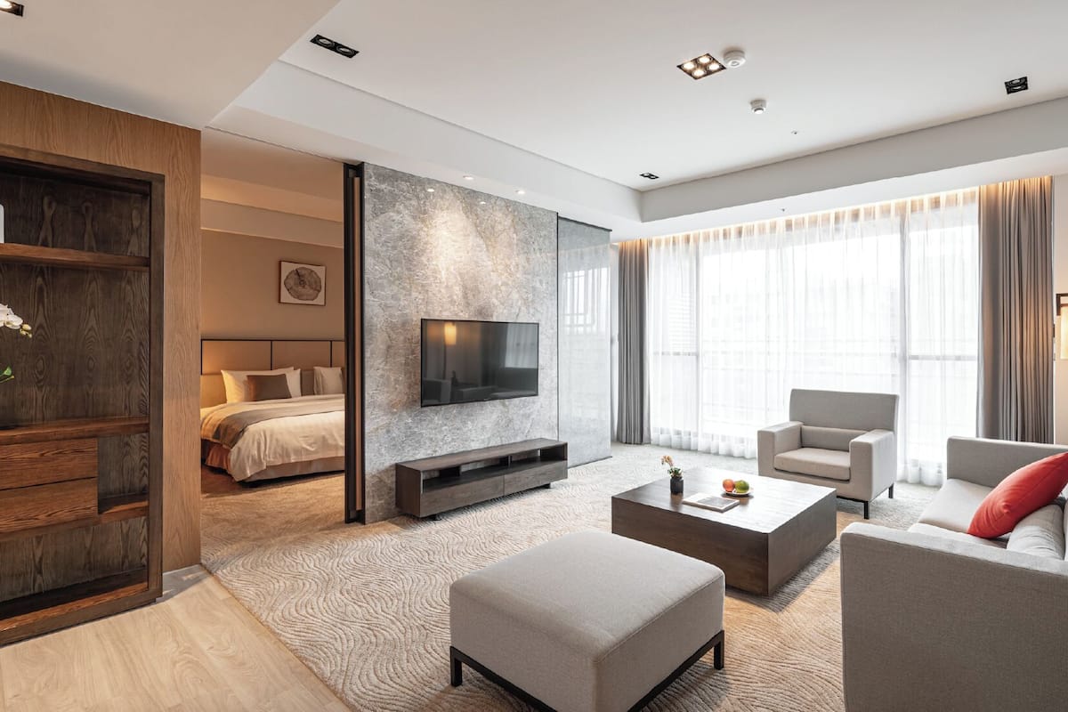 Down duvets, free minibar, in-room safe, desk