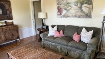 Televisión de pantalla plana y estéreo